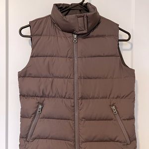 American Eagle brown puffer vest.